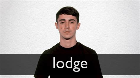 How to pronounce LODGE in English .